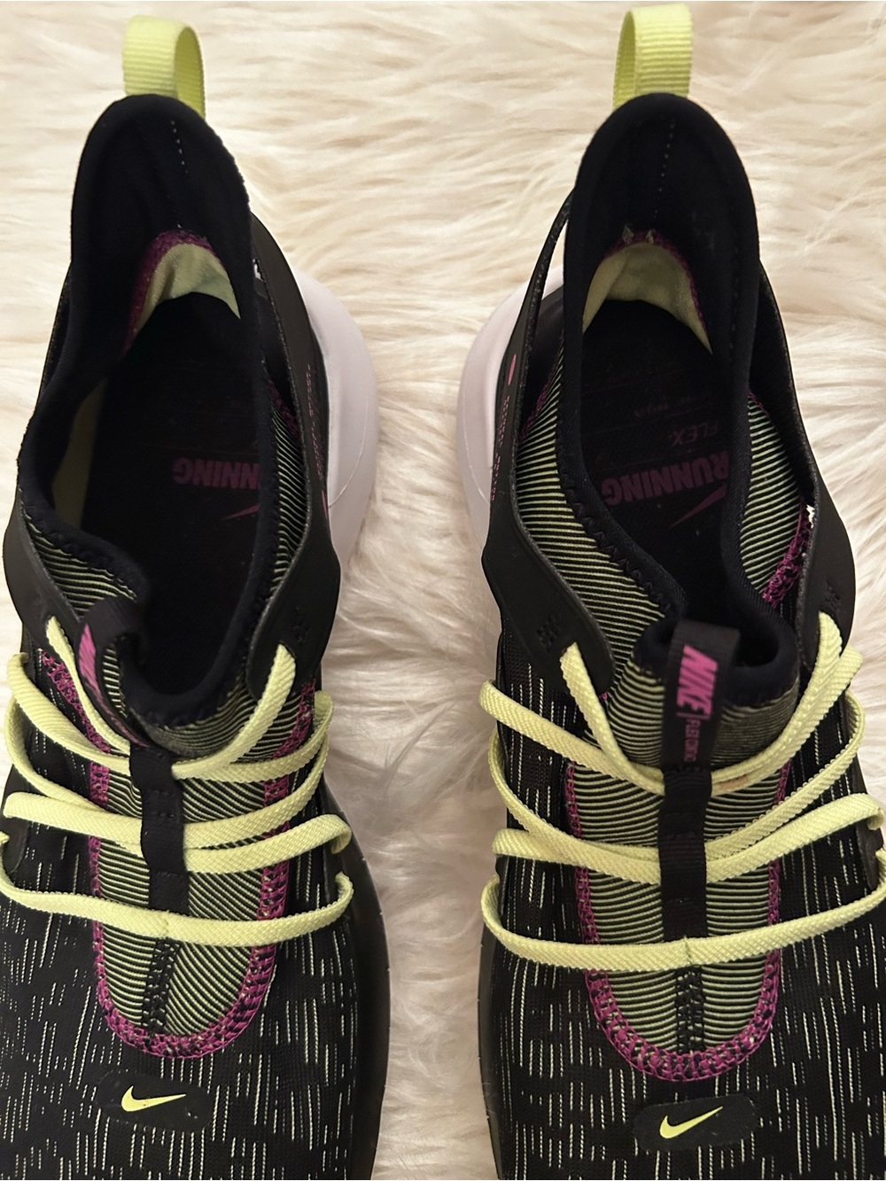 Nike Flex Contact Running Shoes - Picture 2 of 5